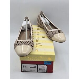 Bettye Muller Concept Janae Perforated Ballet‎ Flats Womens 8.5 Leather Shoes